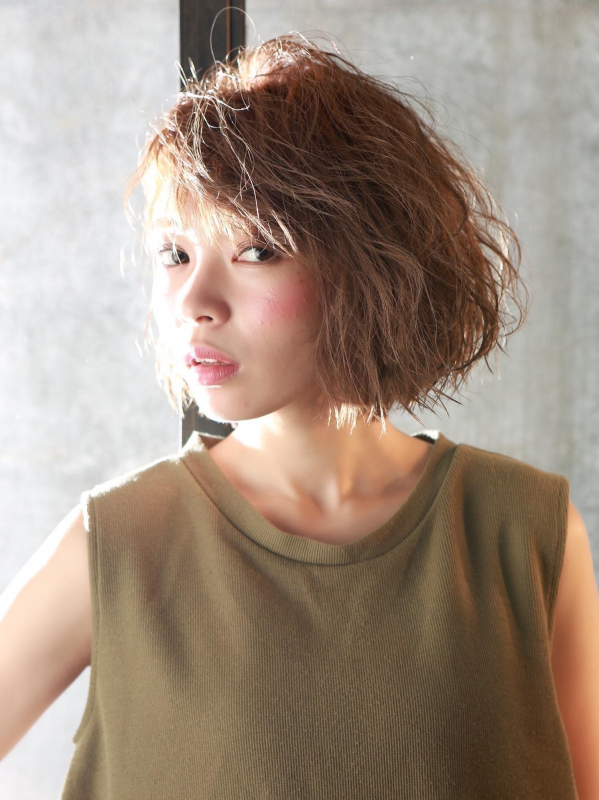 セクシーなパーマのお洒落なボブスタイル