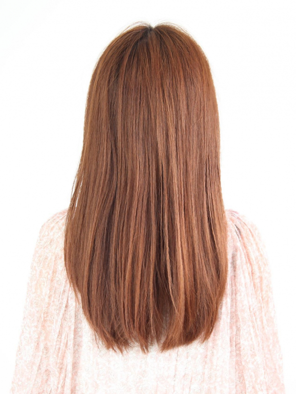 重めバング×オレンジブラウンの大人かわいいセミロングストレー