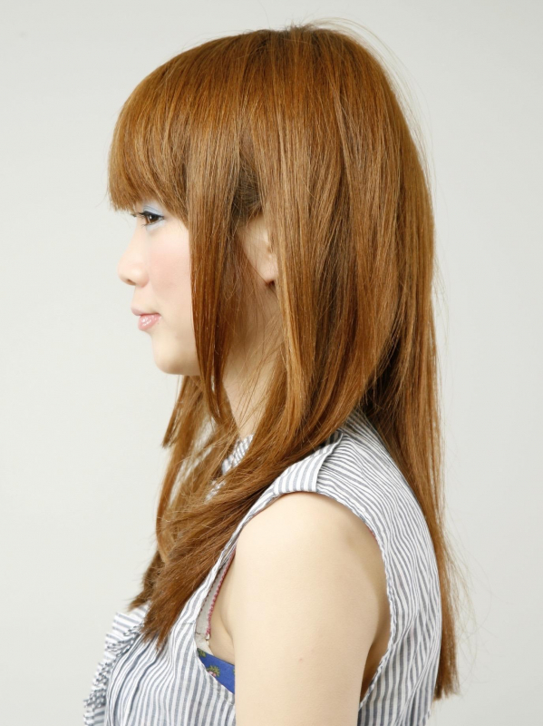 ハイトーン×レイヤーカットの大人かわいいセミロングストレート