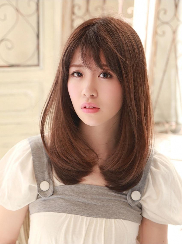 前髪あり×内巻きワンカールの愛されセミロングストレート