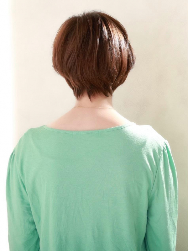 美人度アップ！ナチュラルなストレート×ショートヘア