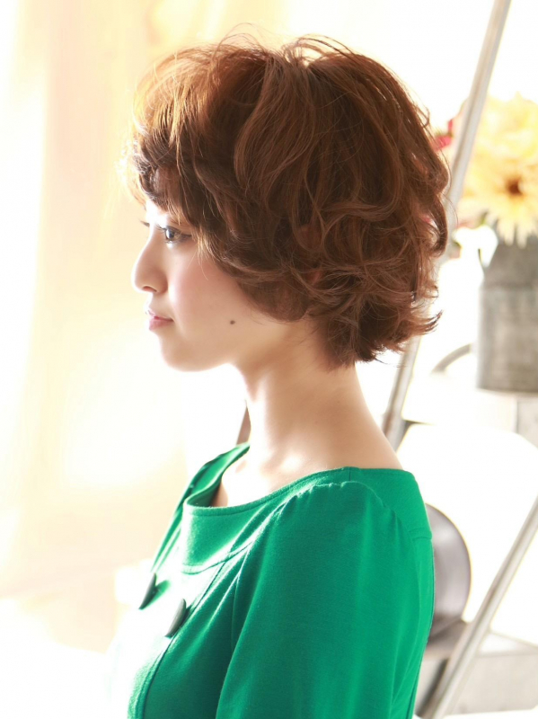 40代50代にも♪ ふんわりウェーブのパーマ×ショートヘア
