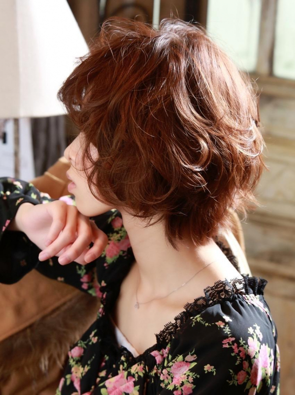 40代50代におすすめ！ふわふわパーマで小顔見えボブ