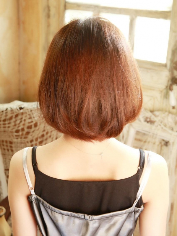 40代50代に！ シンプル＆大人ムードの洗練ストレート×ボブ