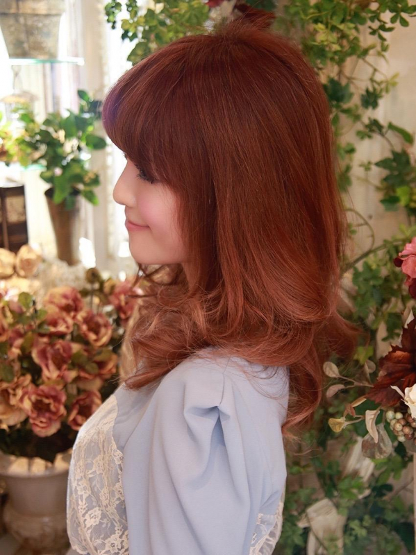 前髪あり×ミックスパーマでエレガントなセミロングスタイル