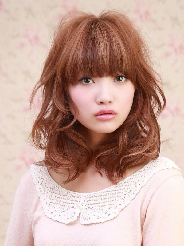 レイヤー×パーマに重めバングでゆるふわなモテセミロング！