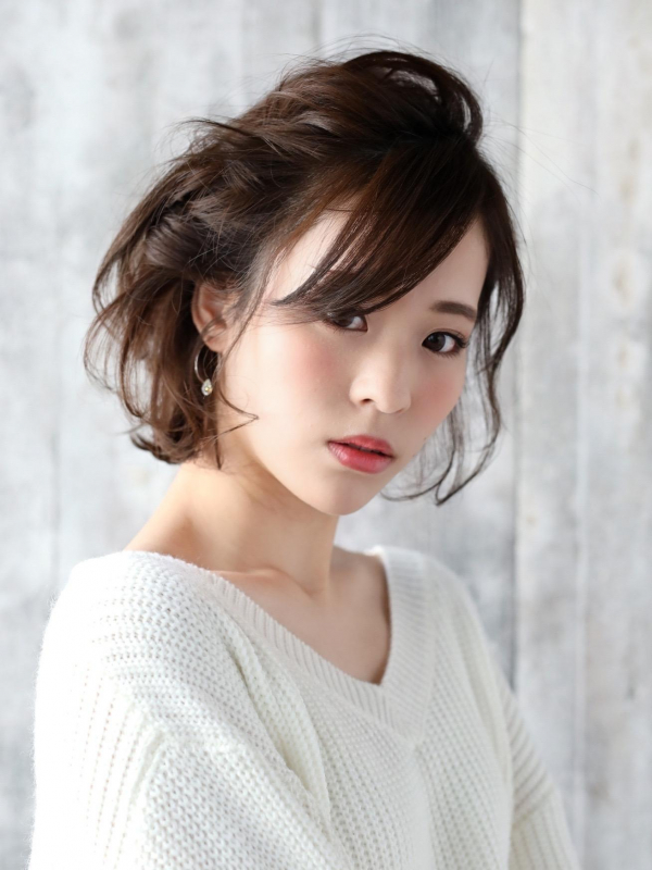 サイドに編み込み★ボブヘアをカジュアルにアレンジ