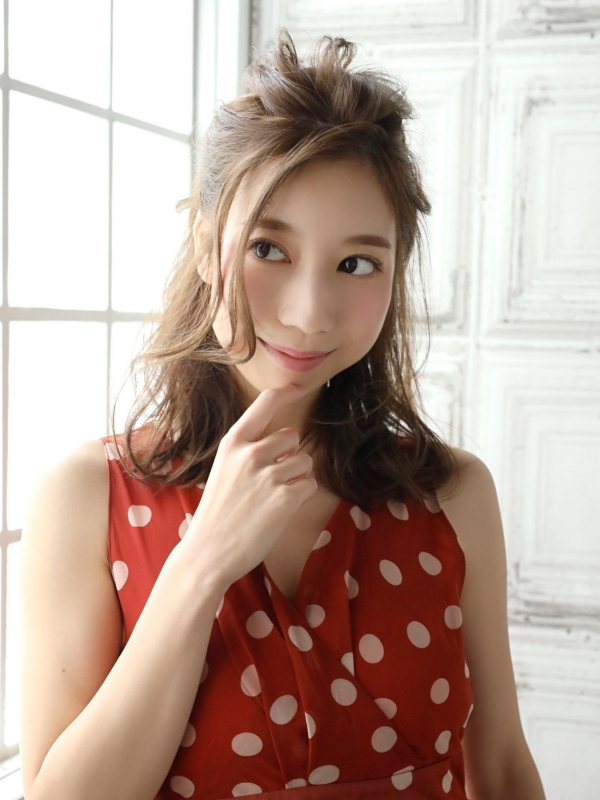 結婚式・二次会OK！ ミディアムヘアのハーフアップアレンジ