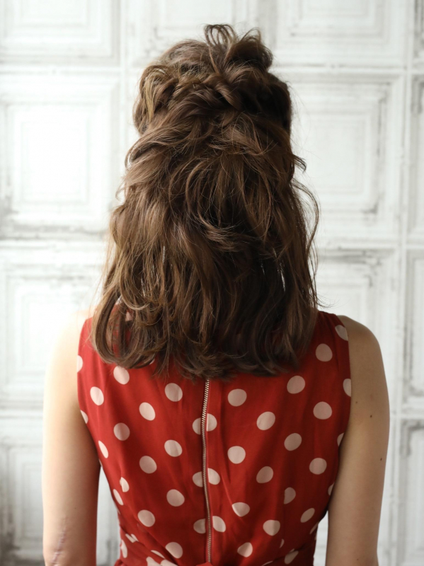 結婚式・二次会OK！ ミディアムヘアのハーフアップアレンジ