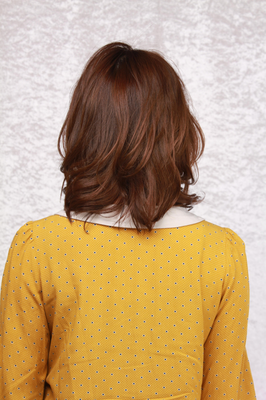 ゆるふわウェーブ×ウルフレイヤーの大人かわいいミディアム