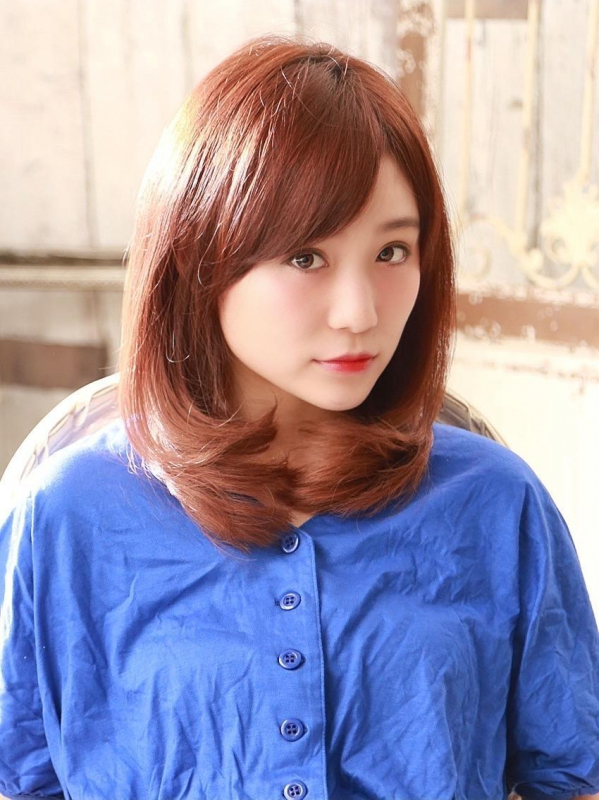 30代40代に 前髪あり華やか内巻きストレート×セミロング