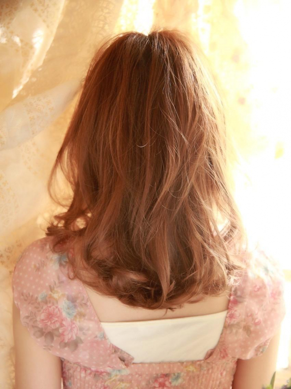 シースルーバング×ウェーブで愛されミディアムスタイル