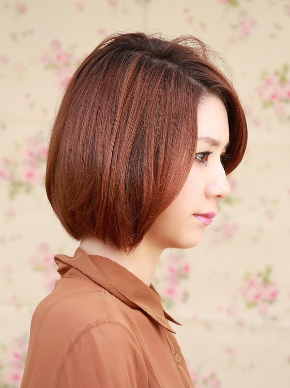 モカブラウンの大人ナチュラルなボブスタイル