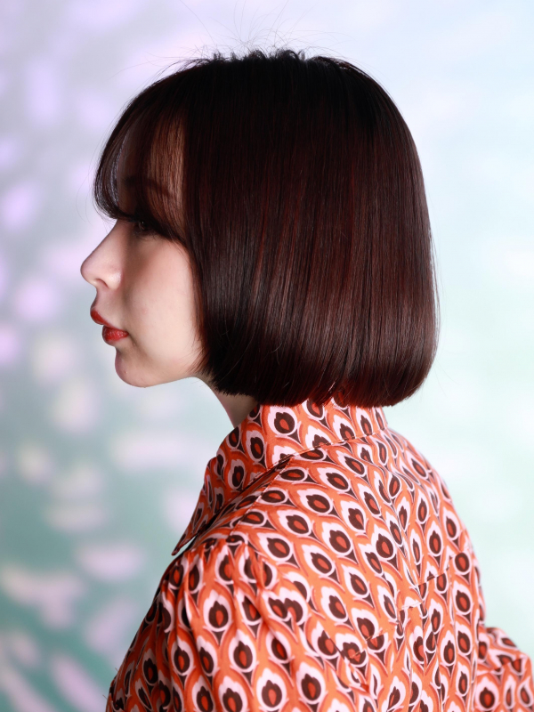 黒髪×うざバングでアンニュイなボブスタイル