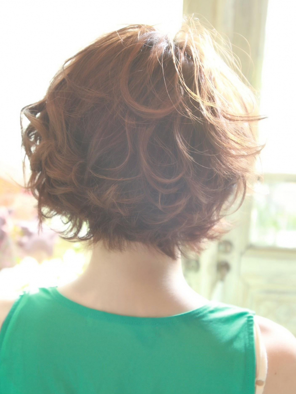 柔らかウェーブのショートヘア