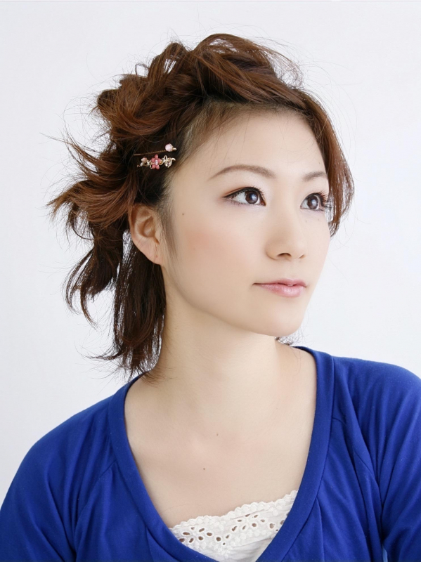 前髪アップの可愛いショートアレンジ