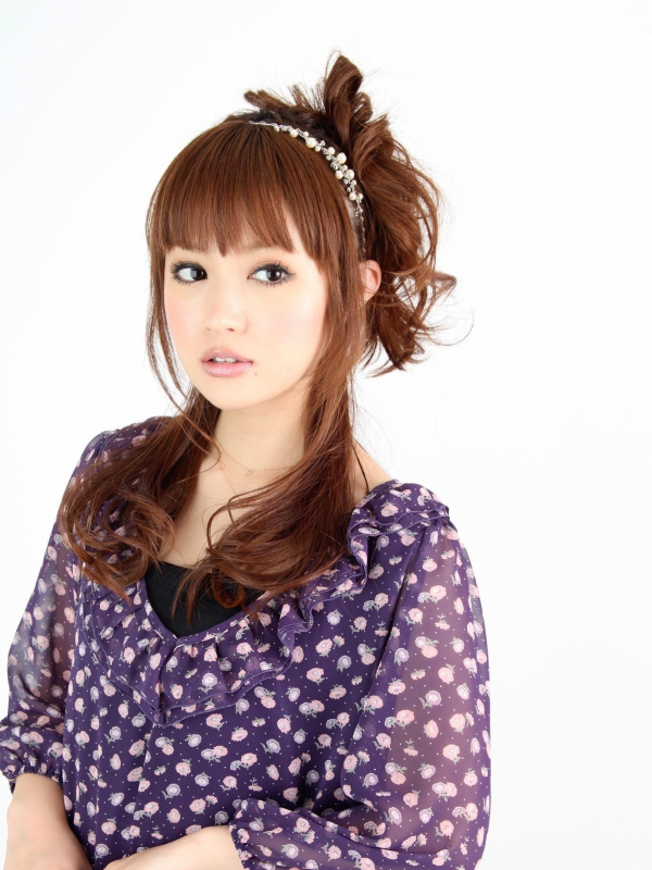 上品なハーフアップのロングアレンジ