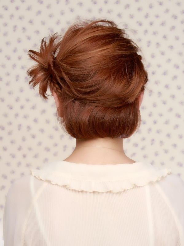 上品なハーフアップのショートアレンジ
