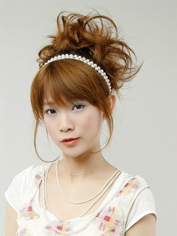アップスタイルの大人綺麗なアレンジ