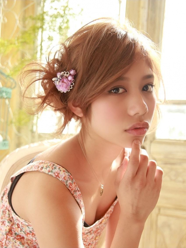 ふんわりとした可愛いミディアムアレンジ