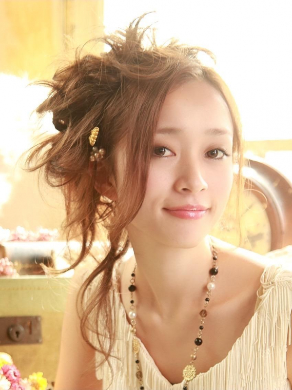 大人セクシーでねじることがポイントのアレンジ