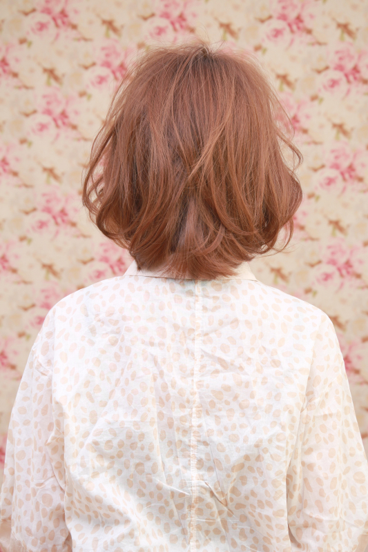 ほつれウェーブがフェミニンなミディアム×パーマ