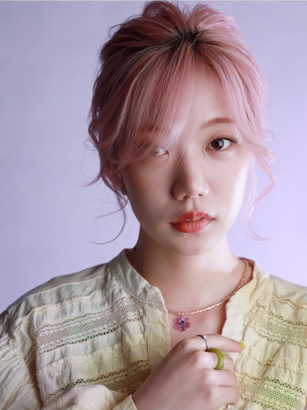 ピンクアッシュ×くるりんぱの個性的アレンジ