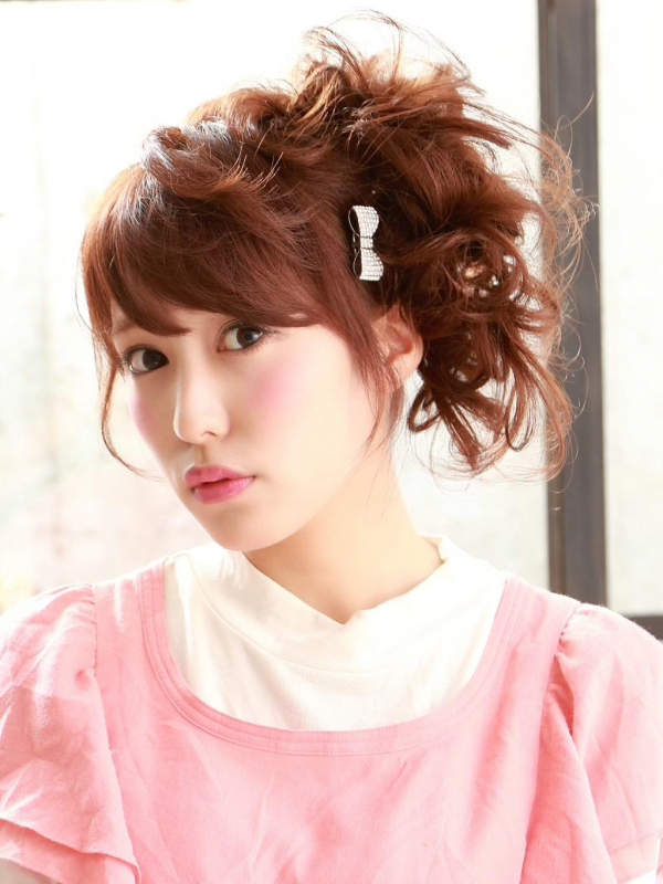 華やかパーティーヘア☆アシンメトリーなサイドアレンジ