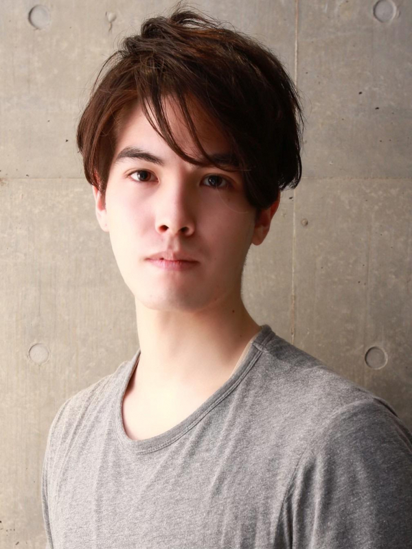 ビジネスシーンもOK！ふんわりとしたクールなメンズスタイル