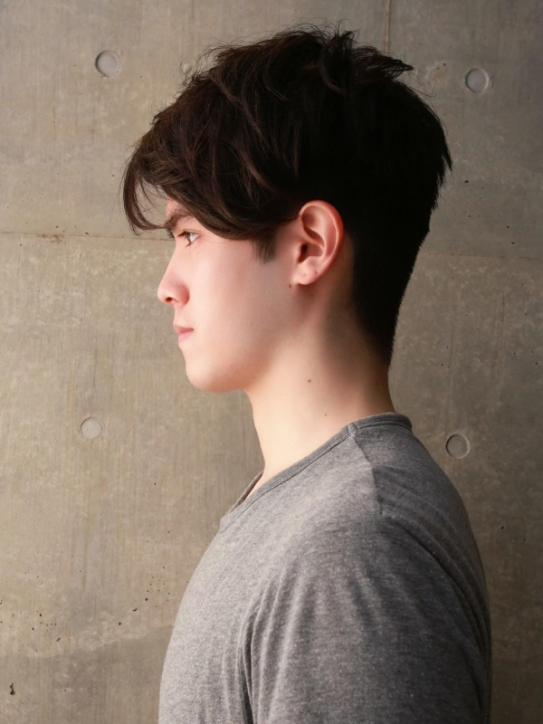 ビジネスシーンもOK！ふんわりとしたクールなメンズスタイル