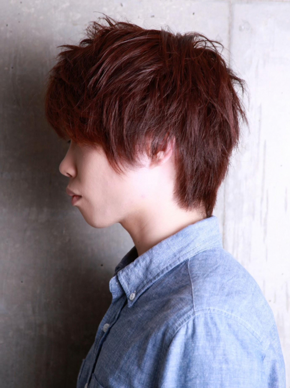 ブラウン×ナチュラルで好印象のミディアムメンズスタイル