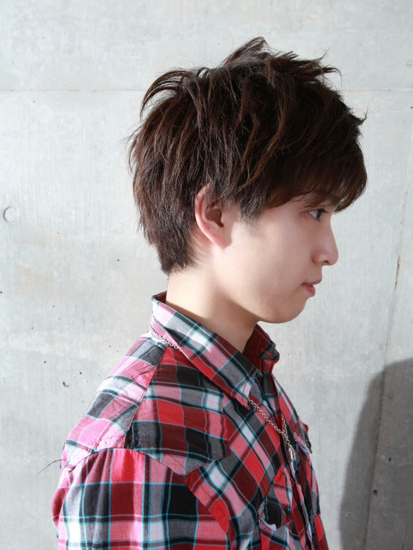 暗髪×ナチュラルセットでビジネスシーンでも使えるメンズスタイ