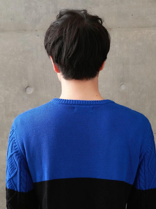 黒髪ショートミディアムの自然なメンズスタイル