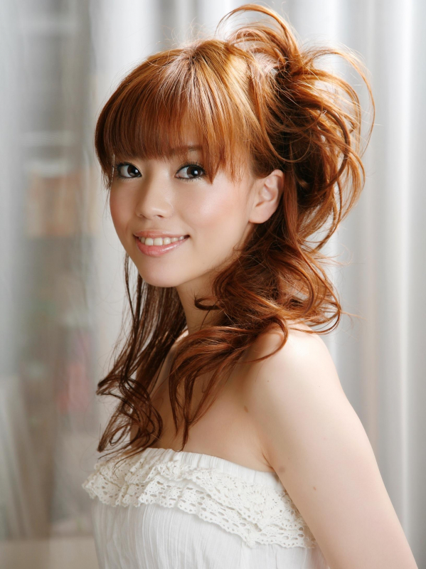 カールで華やかパーティー仕様☆ロングのヘアアレンジ