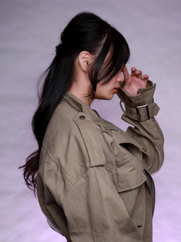 韓国風黒髪ロングのハーフアップアレンジ