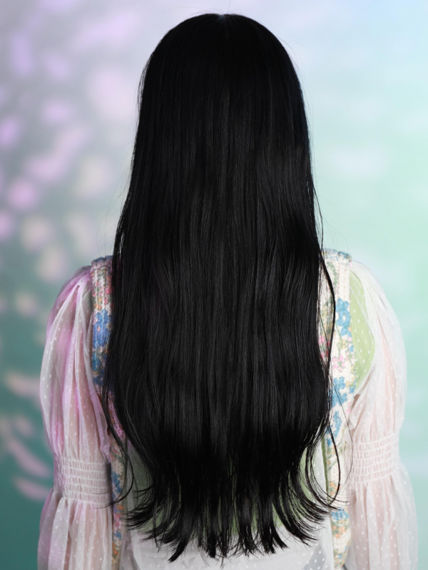 韓国風プルベンが個性的な黒髪×ウェーブのロングヘア