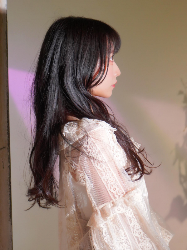 ほつれウェーブ×暗髪がこなれ感たっぷりのロングヘア