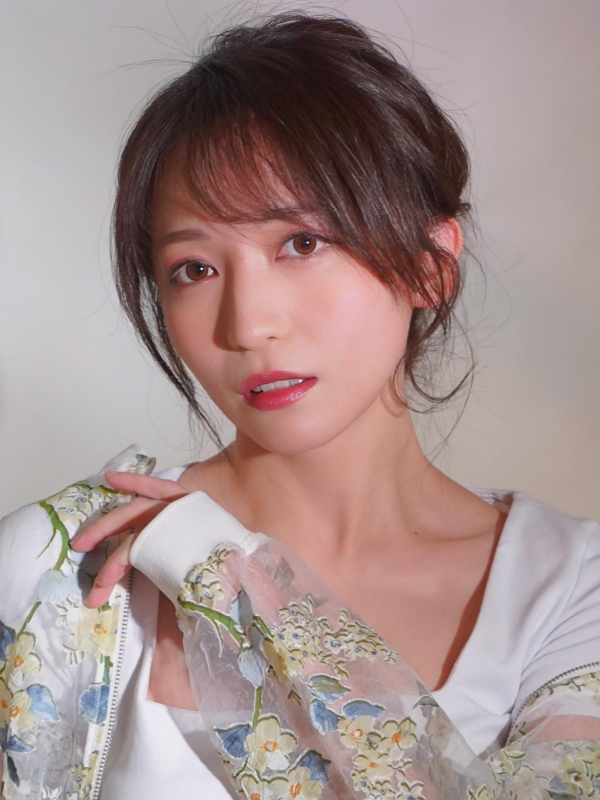 デイリーもデートもOK！セミロングをアップヘアにアレンジ