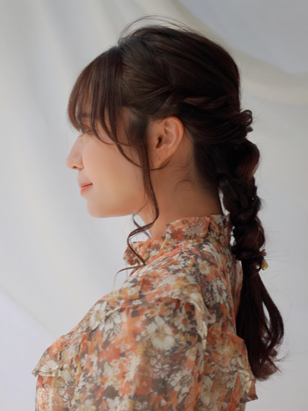 パーティーにもオススメ！ロングヘアの華やかアレンジ