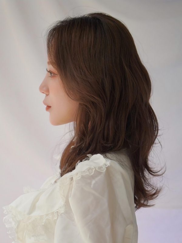 丸顔OK！前髪なし韓国ヨシンモリ風セミロングで小顔見せ