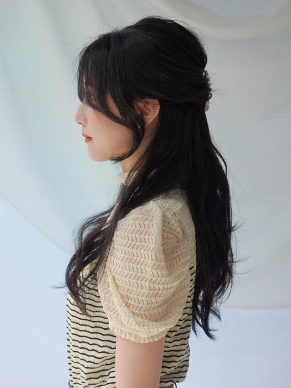 ロングヘアをくるりんぱでハーフアップに簡単アレンジ