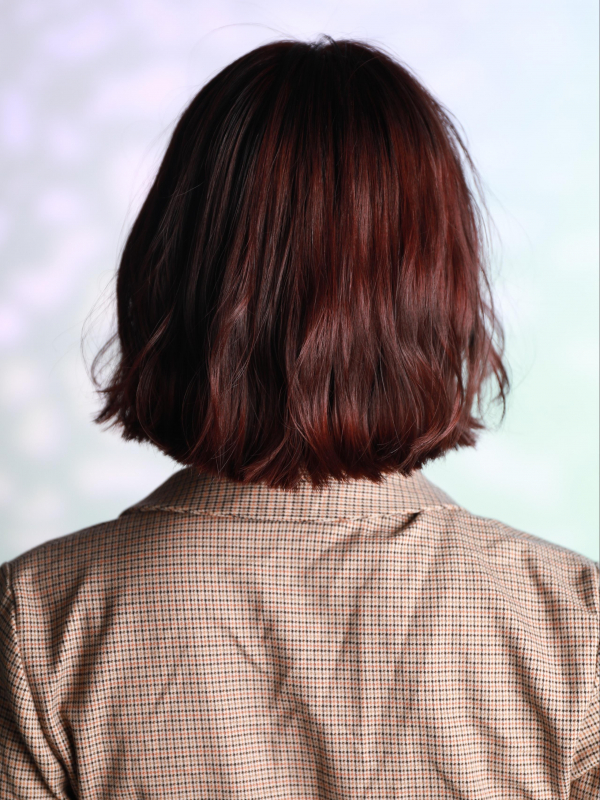 切りっぱなしボブにウェーブ＆シースルーバングをプラス